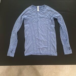 Ivivva girls blue athletic long sleeve. Size 14 good condition.